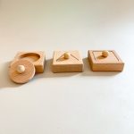 3 לוחות צורות מעץ – עיגול, משולש וריבוע